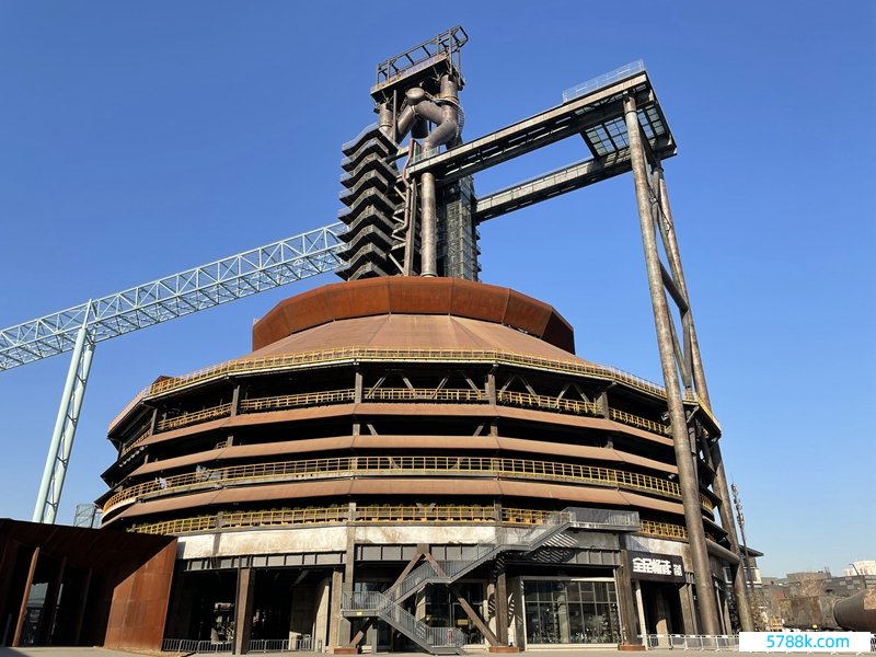 首钢三高炉曾是国内大型当代化真金不怕火铁高炉，现为三高炉博物馆（吴丹摄）